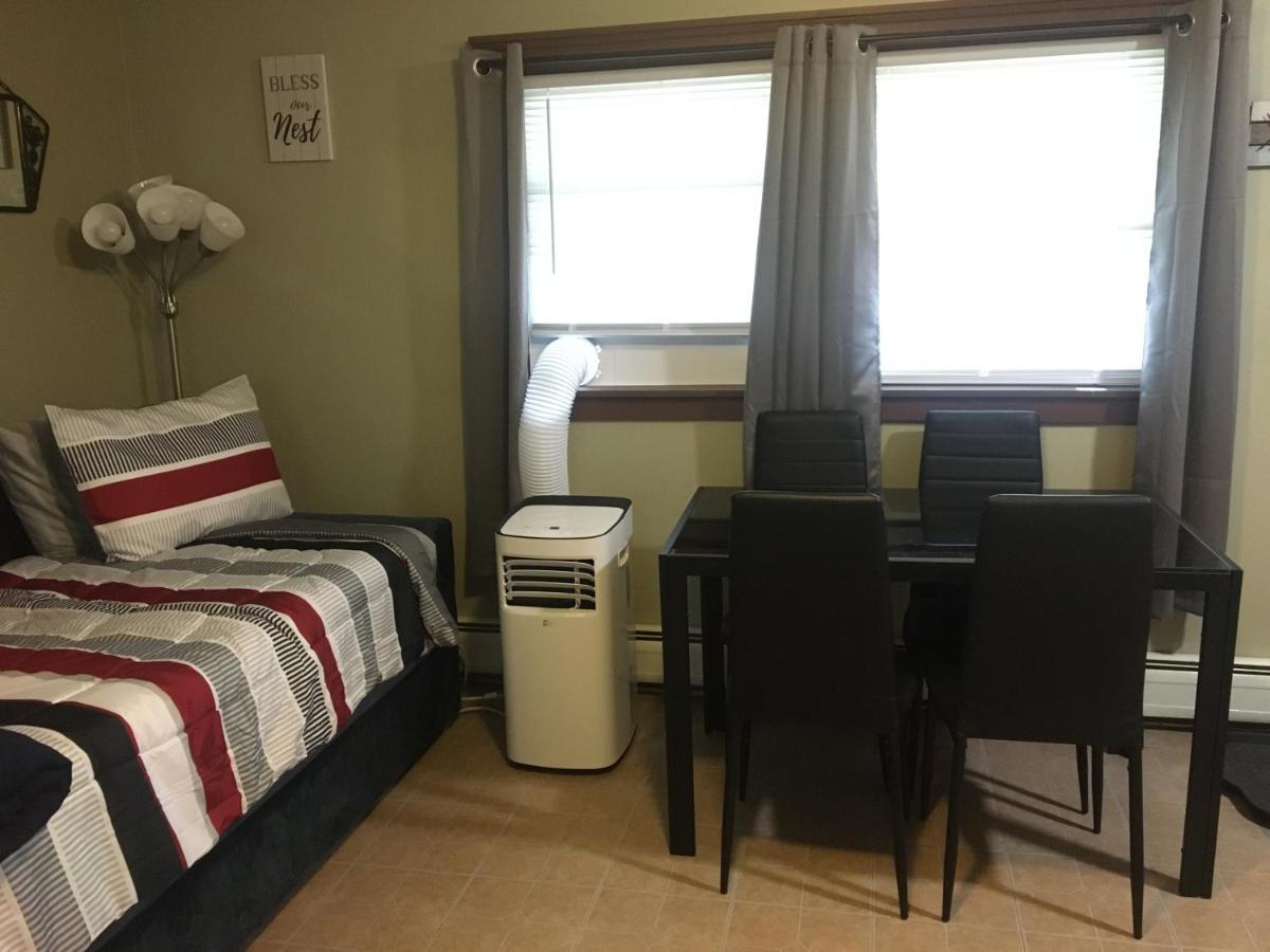 Home Away From Home, Recently Renovated North Troy Bagian luar foto