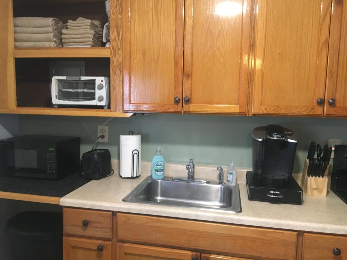 Home Away From Home, Recently Renovated North Troy Bagian luar foto