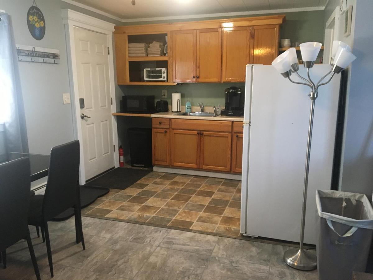 Home Away From Home, Recently Renovated North Troy Bagian luar foto