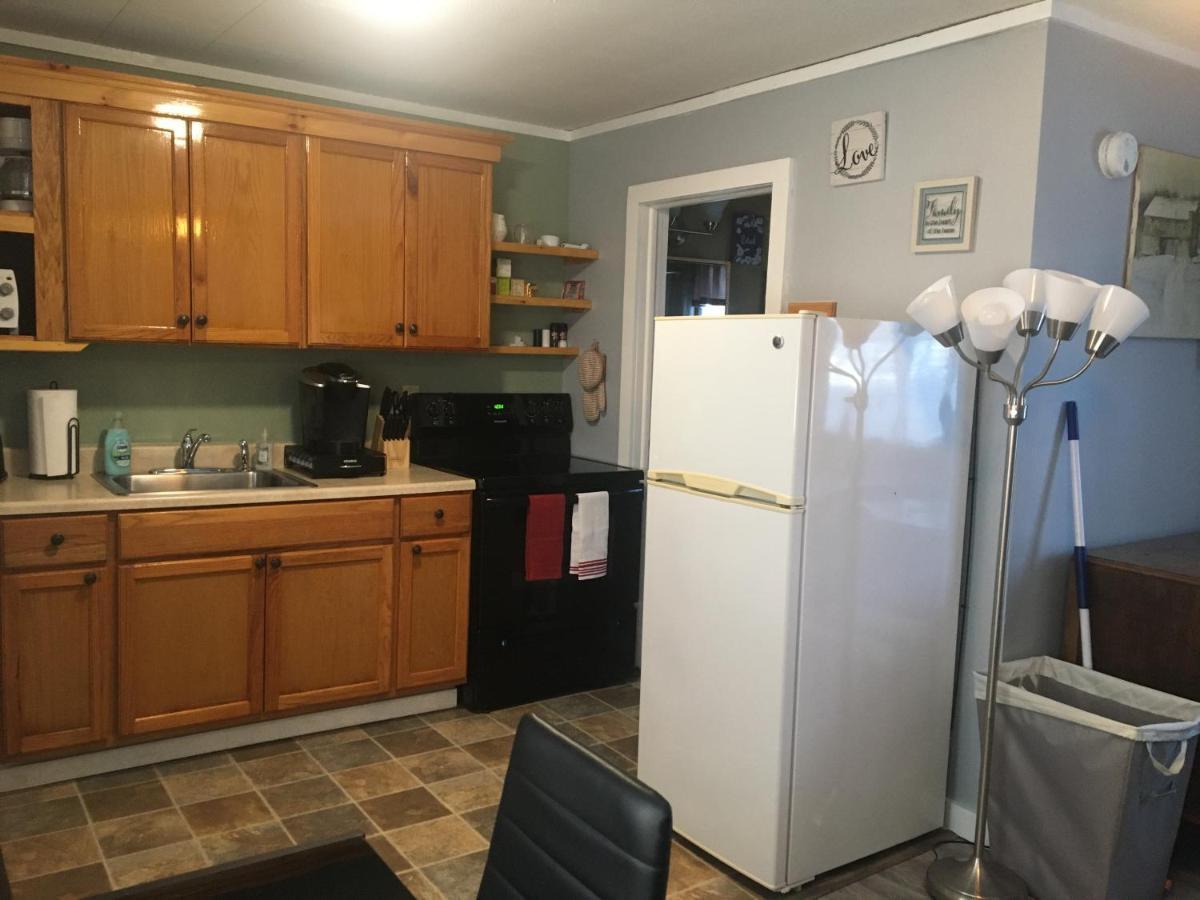 Home Away From Home, Recently Renovated North Troy Bagian luar foto