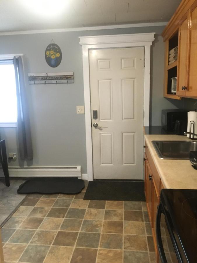 Home Away From Home, Recently Renovated North Troy Bagian luar foto