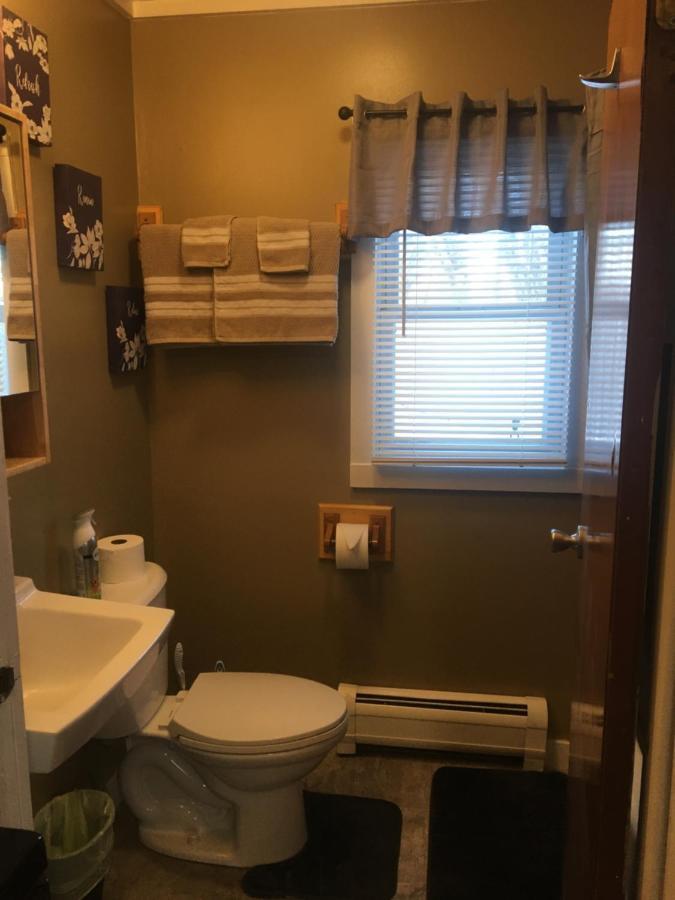 Home Away From Home, Recently Renovated North Troy Bagian luar foto