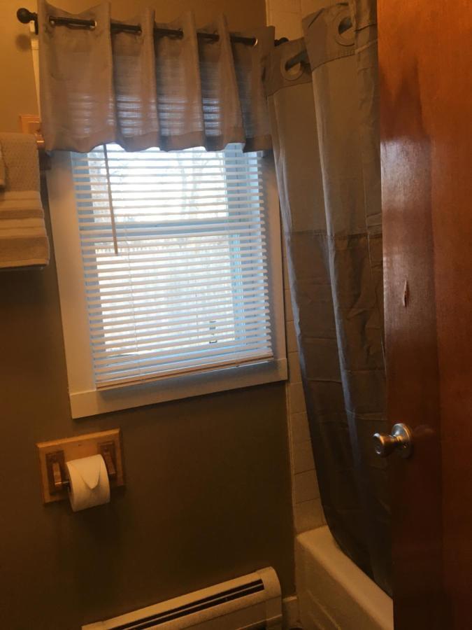 Home Away From Home, Recently Renovated North Troy Bagian luar foto