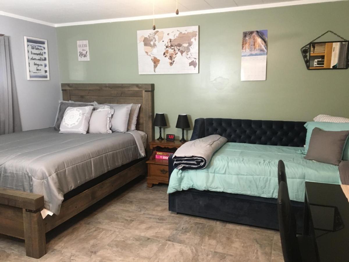 Home Away From Home, Recently Renovated North Troy Bagian luar foto